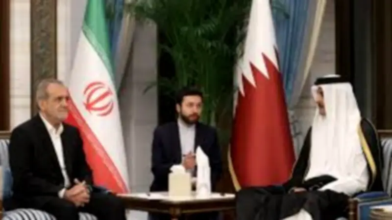 فريق قطري يصل إلى طهران لدعم محادثات الاتفاق النهائي بين إيران وأمريكا