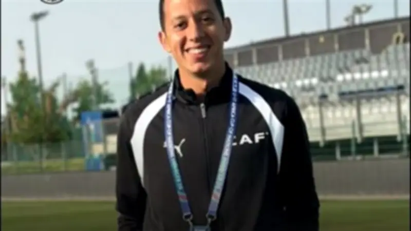 محمد مجدي سليمان حكما مساعدا في مباراة أوغندا وغانا بأمم أفريقيا للناشئين