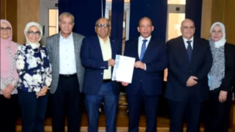 قصر العيني يحصد شهادتي الجودة الدولية في المسؤولية المجتمعية وإدارة الطاقة