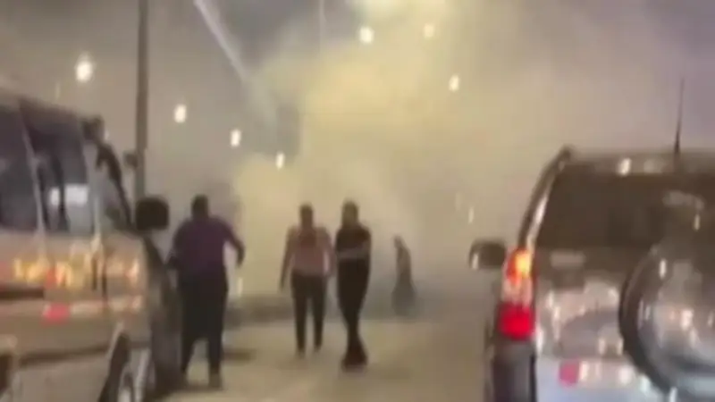 انقلاب ميكروباص وتصادم سيارتين ملاكي أعلى كوبري سيدي جابر في الإسكندرية