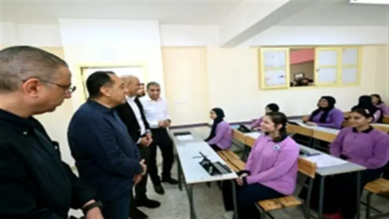 مدبولي يتفقد مجمع مدارس الجمهورية الجديدة ويؤكد حرص الدولة على تطوير التعليم
