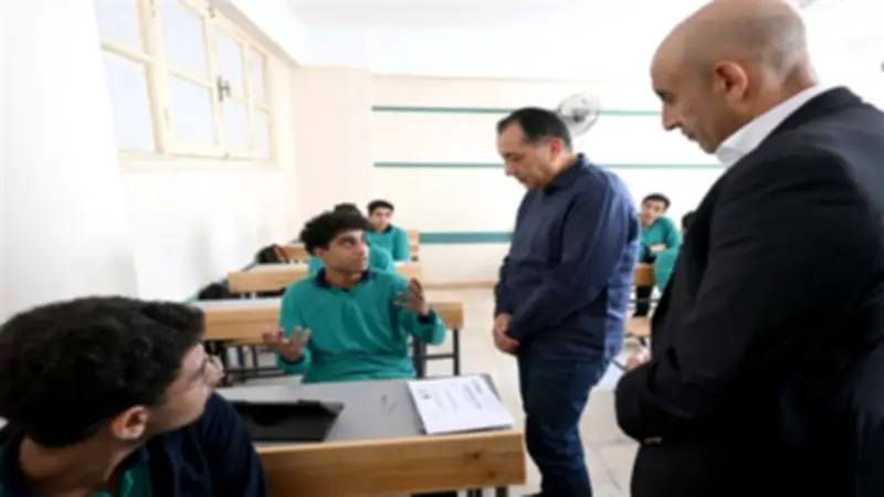 مدبولي يتفقد مجمع بولاق الدكرور التعليمي ويؤكد التوسع في المدارس اليابانية والبرمجة