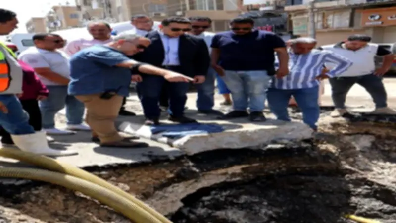 نائب محافظ الفيوم يتابع إصلاح كسر مفاجئ بخط الصرف الصحي