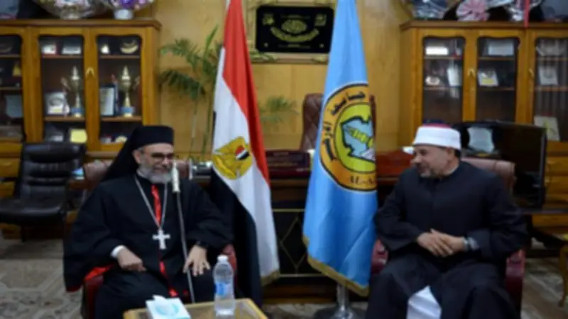 وفد من كنائس أسيوط يزور نائب رئيس جامعة الأزهر للوجه القبلي لتهنئته بعيد الأضحى