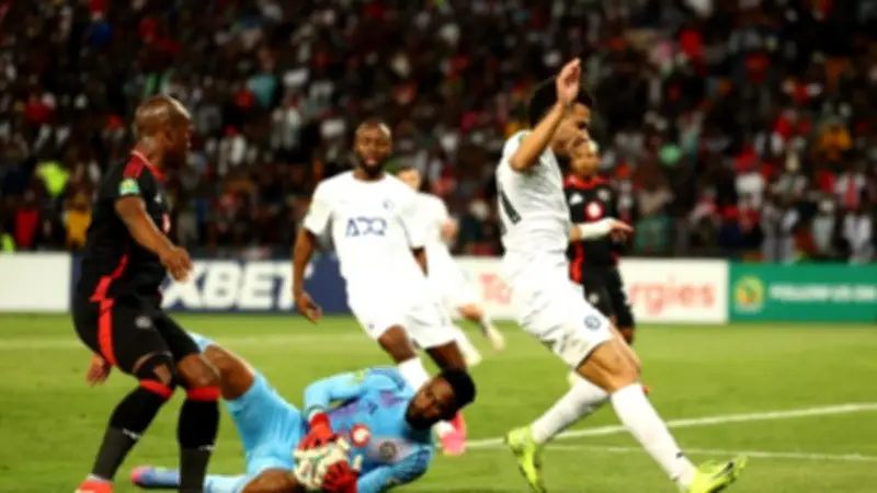 أورلاندو بايرتس يخطف لقب الدوري الجنوب أفريقي من صن داونز في الجولة الأخيرة