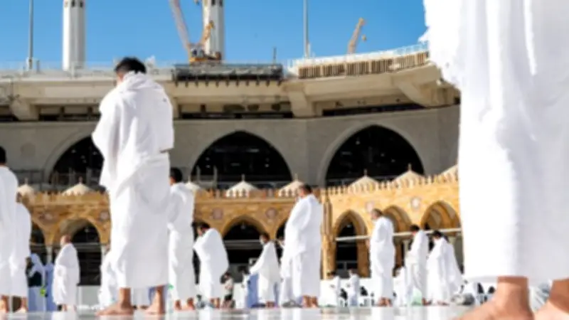 قتل الصرصار أثناء الإحرام بدون قصد: لا فدية ولا تأثير على الحج