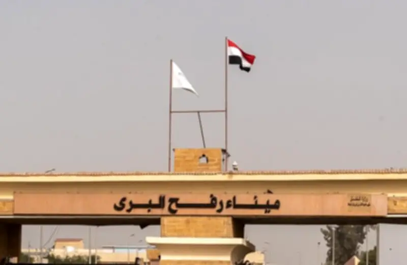 معبر رفح يستقبل دفعة جديدة من الفلسطينيين العائدين إلى غزة