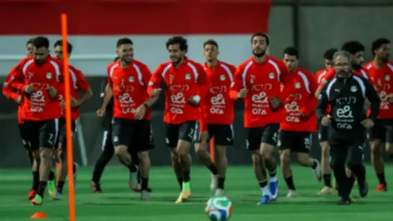 حسام حسن يشعل المنافسة في معسكر منتخب مصر.. كواليس القائمة واستبعاد النجوم قبل المونديال