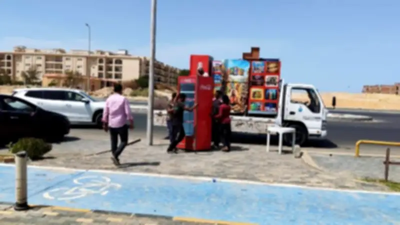 حملة مكبرة لرفع الإشغالات بطريق الأحياء السياحي بالغردقة