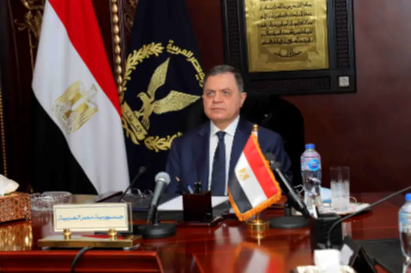 وزير الداخلية يهنئ الرئيس السيسي بعيد الأضحى المبارك