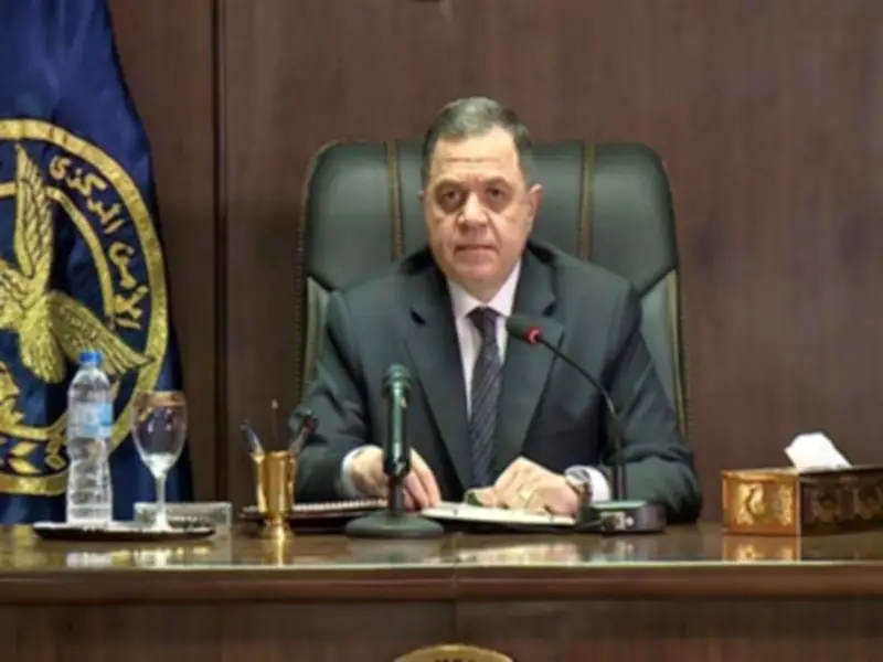 وزير الداخلية يهنئ شيخ الأزهر بعيد الأضحى ويشيد بقيم التضحية