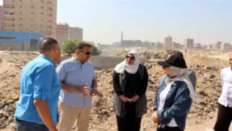 محافظ القليوبية يدرس تغطية مصرف البلبيسي استجابة لشكاوى الأهالي