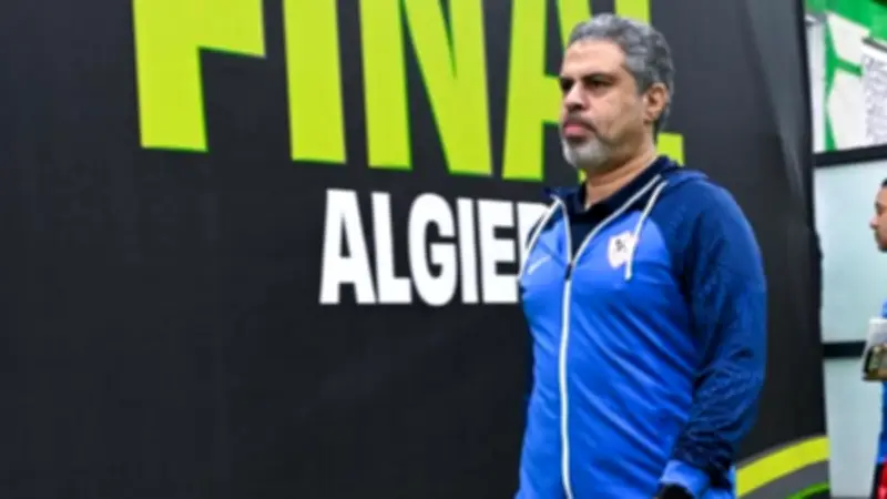 معتمد جمال بطل الدوري بلا أمان داخل الزمالك رغم التتويج