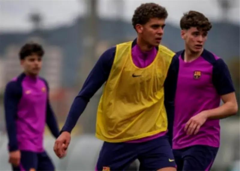 حمزة عبدالكريم يعلق على خسارة برشلونة أمام ريال مدريد في نهائي كأس الأبطال