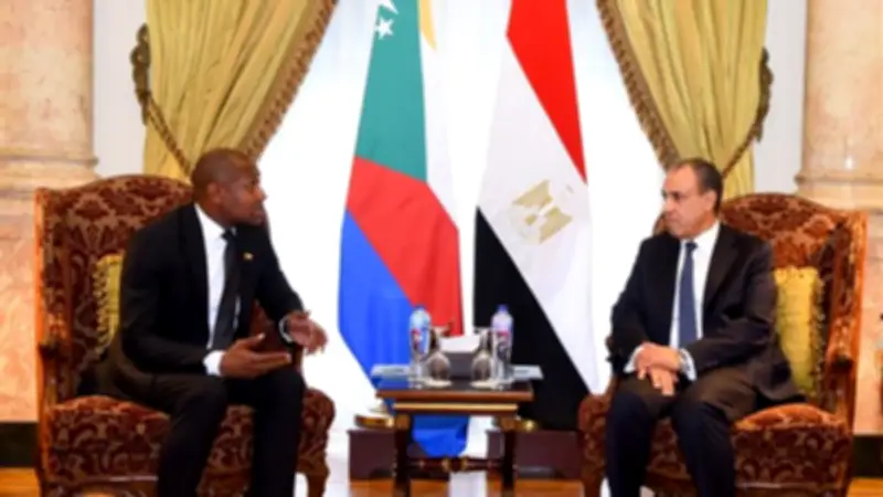 وزير الخارجية يبحث مع نظيره القمري العلاقات الثنائية والقضايا الإقليمية
