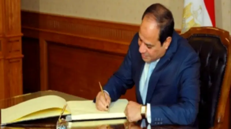 الرئيس السيسي يصدق على قانونين للبحث عن البترول في الصحراء الغربية وخليج السويس