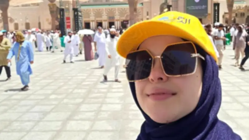 زوجة سامح حسين تشارك متابعيها لحظات روحانية من المدينة المنورة