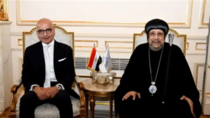 الأنبا إرميا يزور جامعة عين شمس مهنئًا بعيد الأضحى المبارك