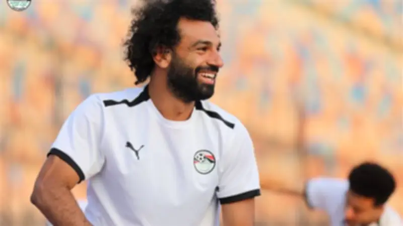 الثلاثي الأوروبي ينتظم بمعسكر منتخب مصر وصلاح ينضم غداً