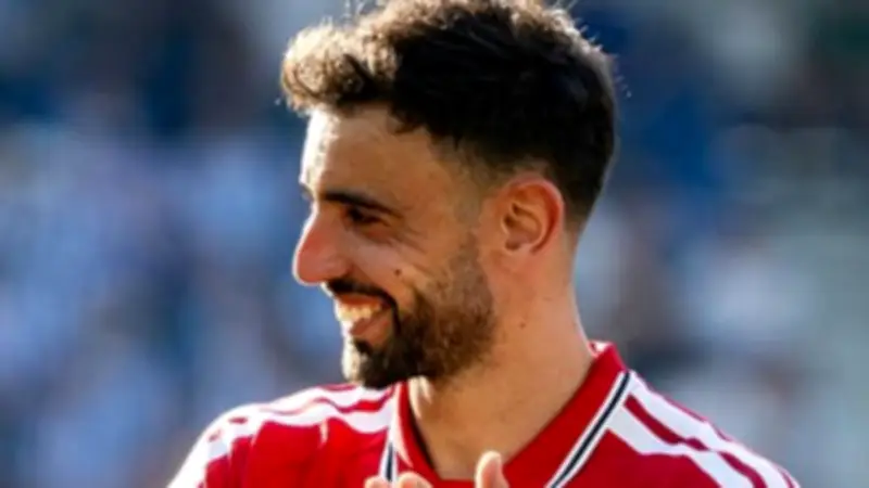 كاريك يقطع الطريق على رحيل برونو فيرنانديز إلى الدوري السعودي