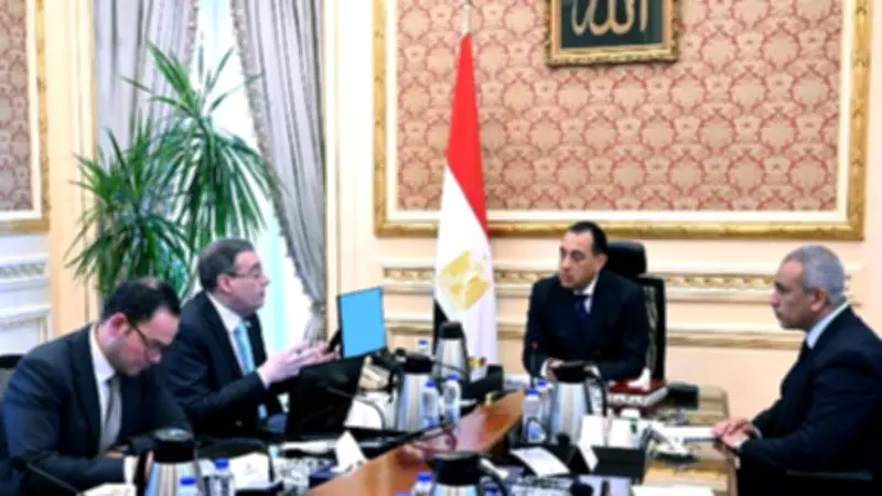 مدبولي يتابع مع رئيس التنظيم والإدارة مستجدات الإصلاح الإداري