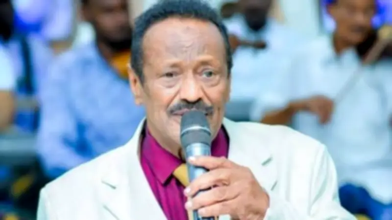 وفاة الفنان السوداني مجذوب أونسة في حادث سير مروع