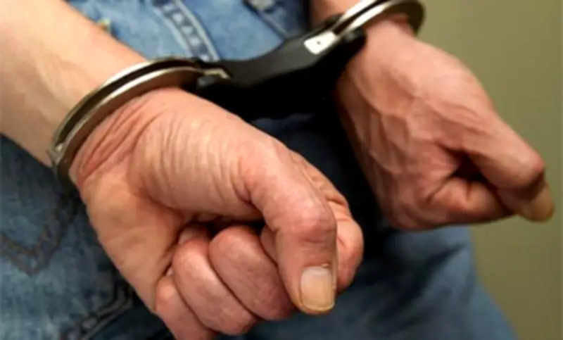ضبط سائق سيارة نقل بتهمة تثبيت كشاف عالي الإضاءة يعرض حياة المواطنين للخطر بالمنيا