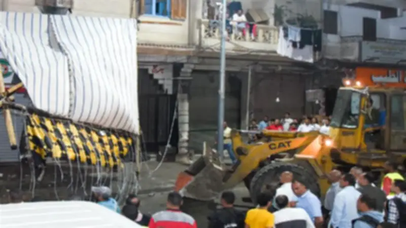 محافظ الإسكندرية يخصص باكيات مجانية للباعة الجائلين لمدة عام