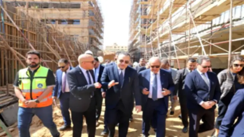 وزير التعليم العالي يتفقد نسب تنفيذ الحرم الجديد للجامعة الأهلية الفرنسية