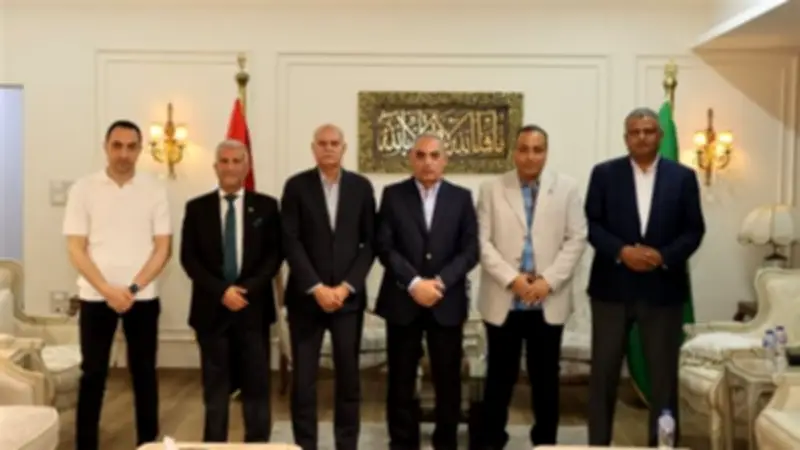 اللجنة المكلفة بإدارة الإسماعيلي تتراجع عن الاستقالة بعد لقاء المحافظ