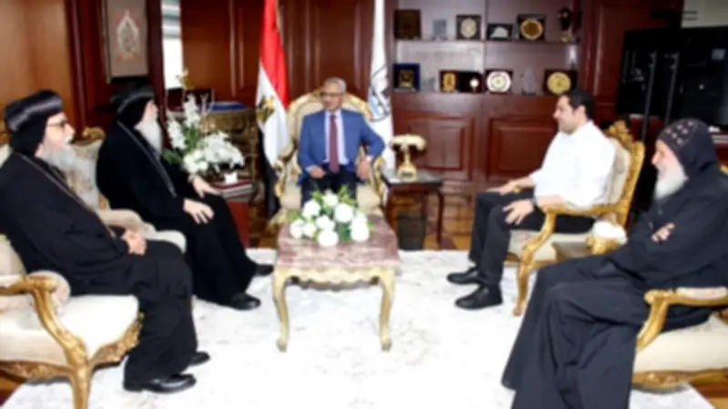 قيادات الكنيسة الأرثوذكسية يهنئون محافظ بني سويف بعيد الأضحى