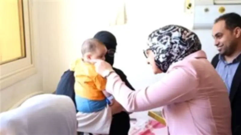 محافظ الوادي الجديد تتفقد مستشفى الخارجة وتهنئ المرضى بالعيد