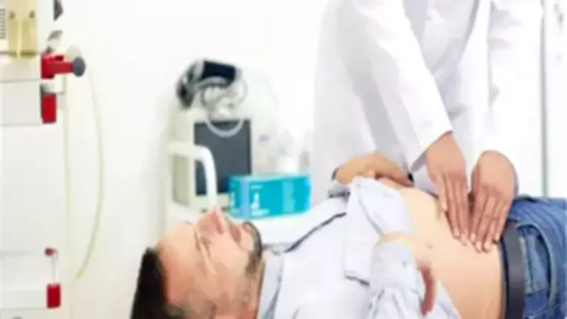 نقابة الأطباء تصدر قيماً استرشادية لأسعار الكشف بالعيادات الخاصة
