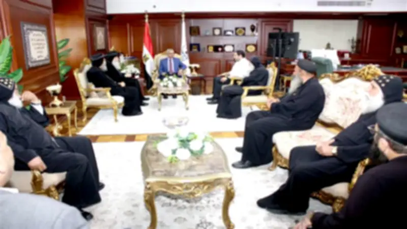 قيادات الكنيسة الأرثوذكسية تهنئ محافظ بني سويف بعيد الأضحى المبارك