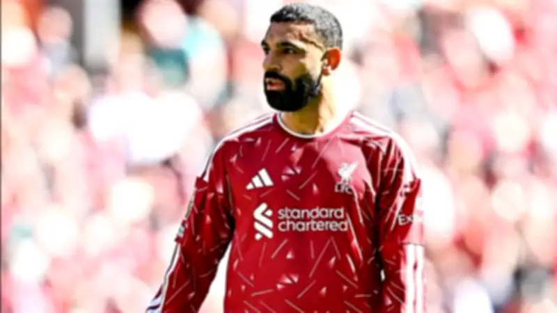 يوفنتوس يخطط لضم محمد صلاح بمساعدة صديقه أليسون