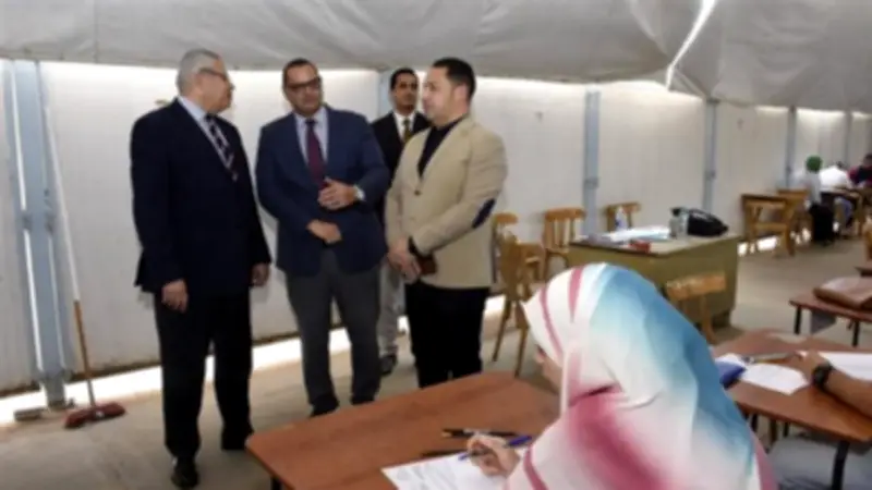 نائب رئيس جامعة عين شمس يتابع امتحانات الفصل الثاني ويشدد على سرعة إعلان النتائج
