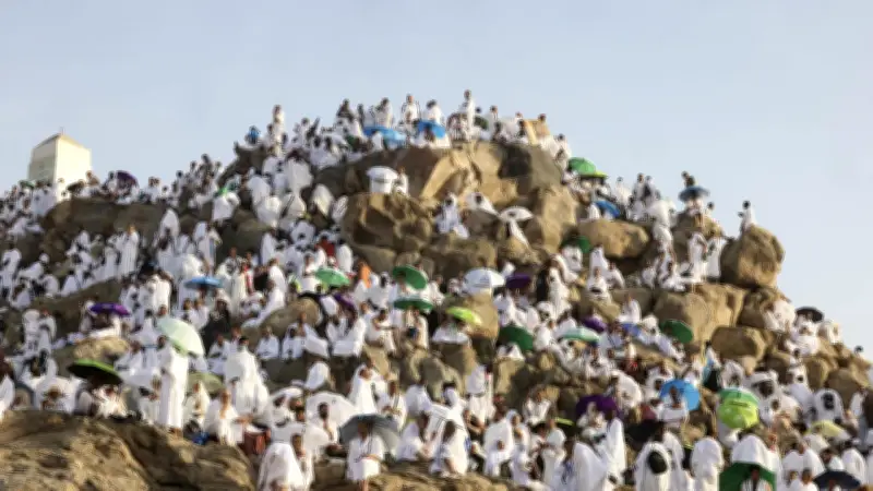 السياحة تطمئن المصريين: استقرار كامل بمخيمات الحج السياحي واستمرار الخدمات