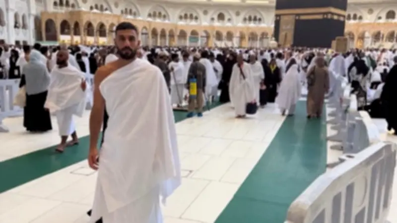 أحمد الشناوي يشارك صورًا من الحج ويهنئ متابعيه بعيد الأضحى