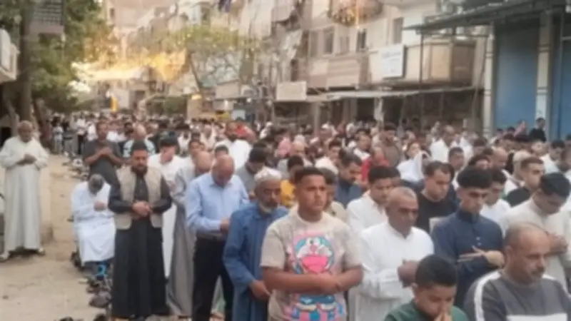 المئات يؤدون صلاة عيد الأضحى بساحات الإسكندرية في أجواء روحانية