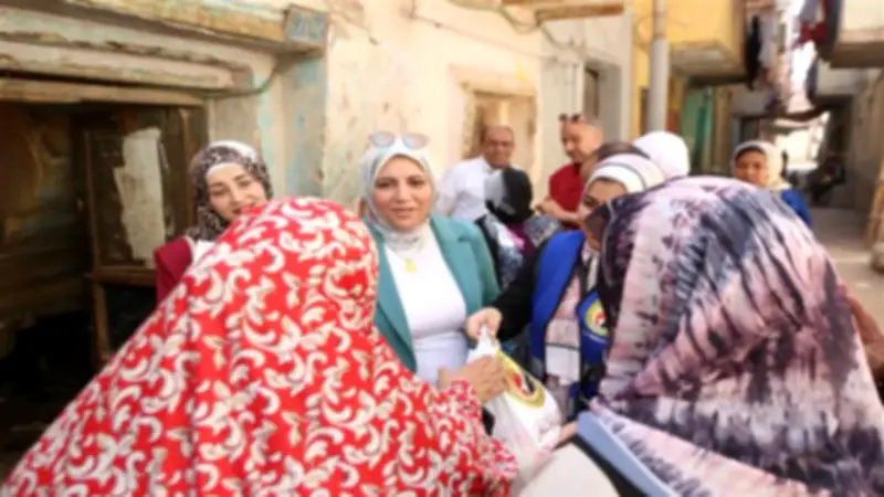 حزب حماة الوطن بالمنيا يوزع لحوم الأضاحي على الأسر الأولى بالرعاية