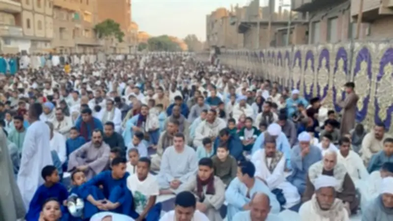 الآلاف يؤدون صلاة عيد الأضحى في ساحات ومساجد سوهاج
