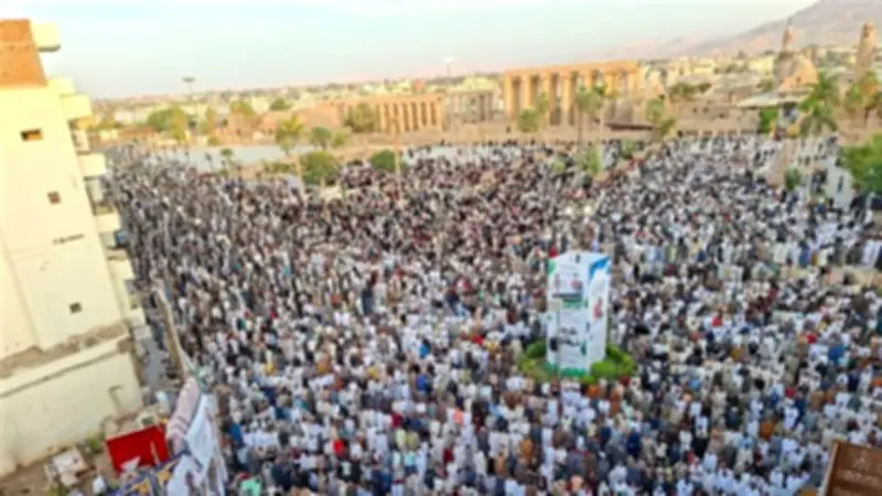 الآلاف يؤدون صلاة عيد الأضحى في ساحة أبو الحجاج بالأقصر