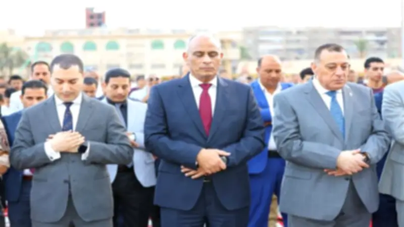 محافظ كفرالشيخ يوزع الهدايا على الأطفال وذوي الهمم بعد صلاة عيد الأضحى