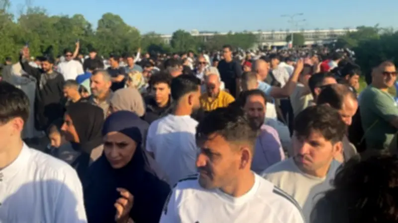 آلاف المسلمين يؤدون صلاة عيد الأضحى في المركز الإسلامي بفيينا