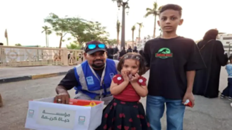 متطوعو حياة كريمة يشاركون أهالي الأقصر فرحة العيد بساحة أبو الحجاج