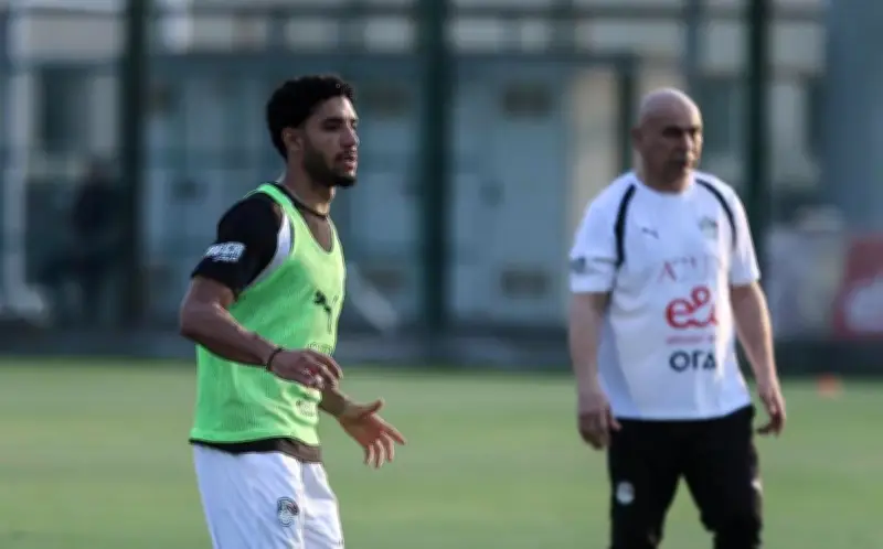 إبراهيم حسن يثير القلق بشأن مشاركة نجم منتخب مصر في ودية روسيا