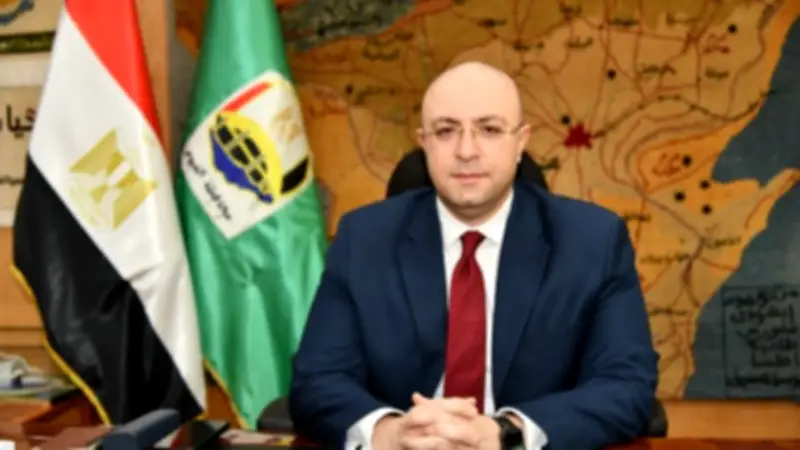 محافظ الفيوم يزور دار المسنين ويشاركهم فرحة عيد الأضحى