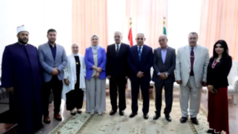 محافظ الإسماعيلية يستقبل المهنئين بعيد الأضحى ويؤكد وحدة المصريين