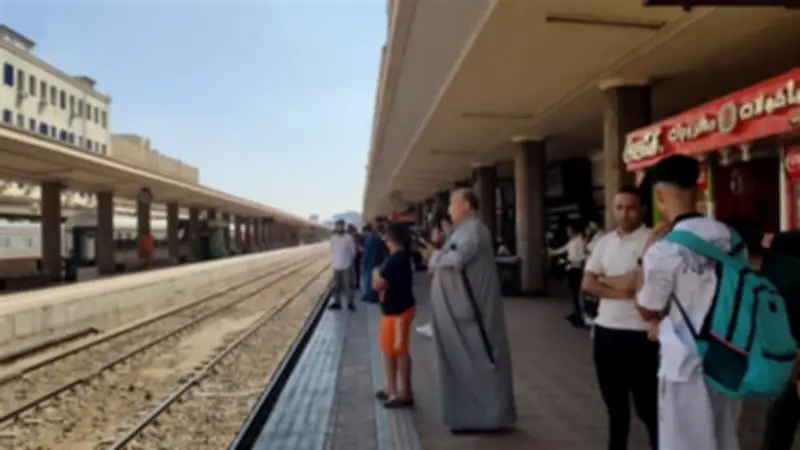 وزير النقل يتابع حركة المواصلات في أول أيام عيد الأضحى ويوجه برفع الاستعداد