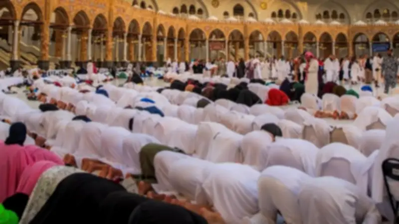 إمام المسجد الحرام: يوم النحر اجتمعت فيه أمهات أعمال الحج